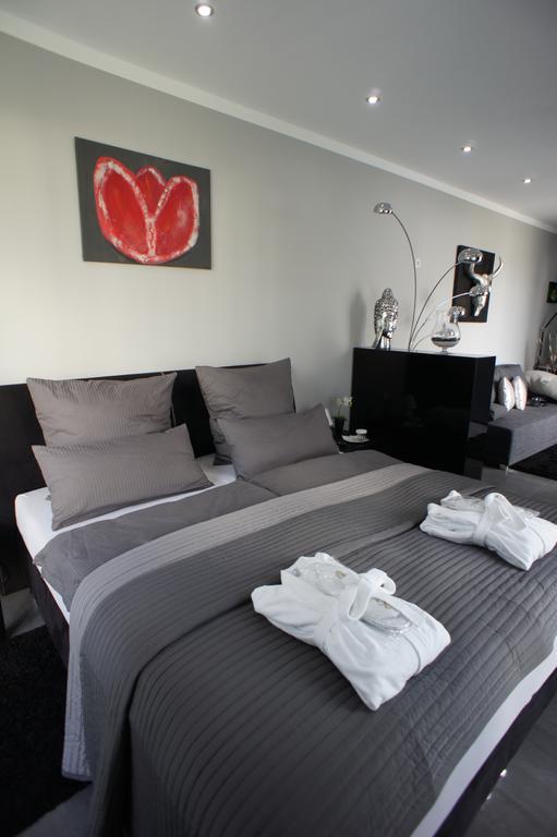 Boe21 Luxusappartement Homestay Buttgen